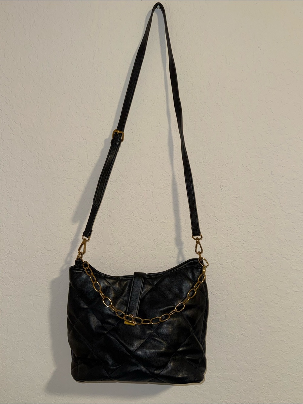 Rachel Zoe Black Quilted Crossbody Shoulder Bag Gold Chain Adjustable Strap - Picture 5 of 12